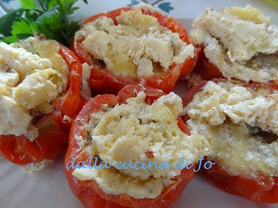 Pomodori costoluti siciliani ripieni di uova