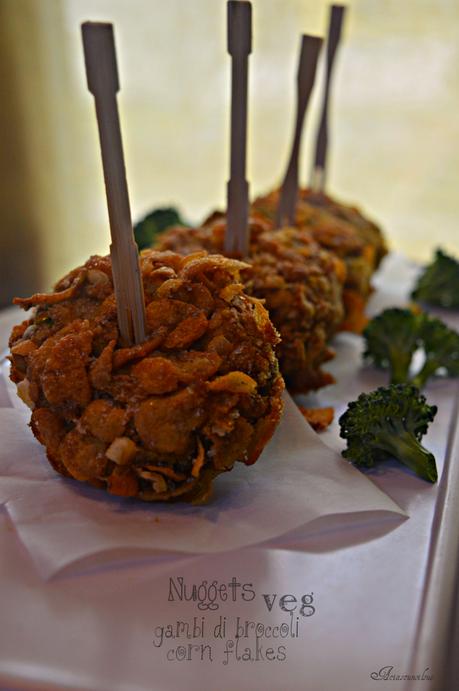 Nuggets veg di gambi di broccoli e corn flakes