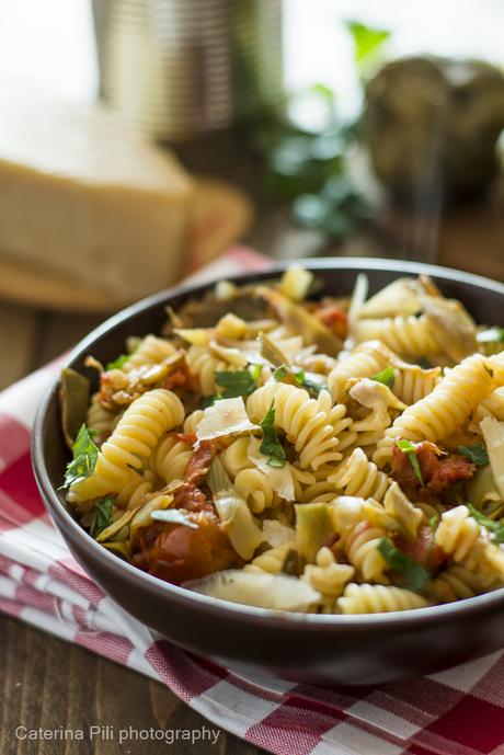 Pasta con carciofi e scaglie di parmigiano reggiano