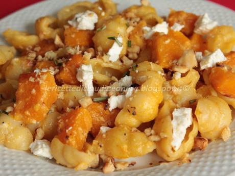 Gnocchi di pasta di semola con zucca, quartirolo, noci, zenzero e rosmarino