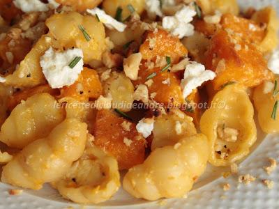 Gnocchi di pasta di semola con zucca, quartirolo, noci, zenzero e rosmarino