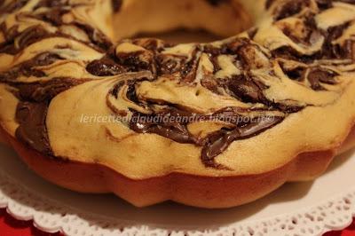 Ciambella con albumi e crema di nocciole (ricetta di riciclo)