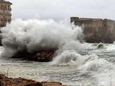 Vento forte a Napoli