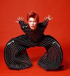 David-Bowie-costume-wallpaper