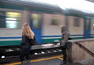 GARLASCO (pv). Incidente alla stazione di Garlasco: una quindicenne al Policlinico. Trenord apre un'inchiesta.