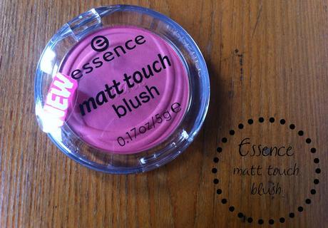 Essence MATT TOUCH blus