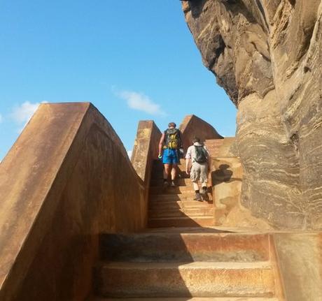 Le rovine del palazzo reale di Sigiriya, il buddha di Avukana e il lago di Kala Wewa. Viaggio in Sri Lanka