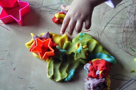 Stimolare la creatività dei bambini con giocattoli fai da te