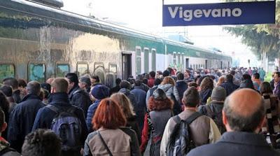 VIGEVANO (pv). Proteste del Comitato Pendolari per i ritardi dei treni e l’interrogazione del consigliere Nanni (M5S).