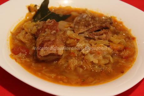 Zuppa con costine affumicate e cavolo verza