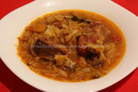 Zuppa con costine affumicate e cavolo verza