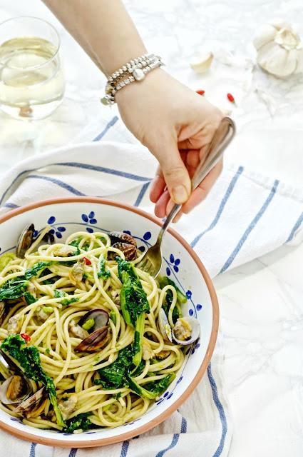 Bigoli con vongole e cime di rapa