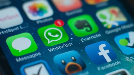 Whatsapp elimina l'abbonamento annuale