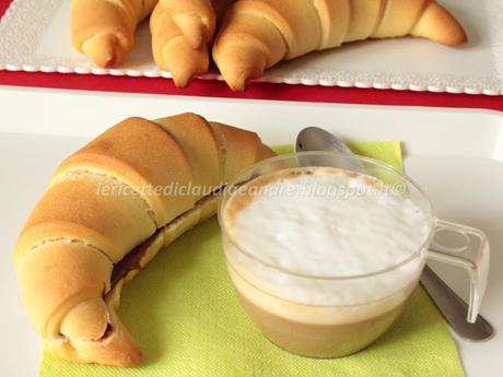 Cornetti di pan brioche con lievito madre, senza grassi