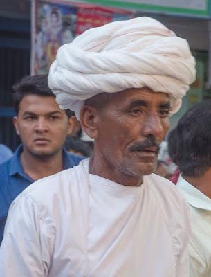 Gujarat 10 - Dwarka, una notte al tempio