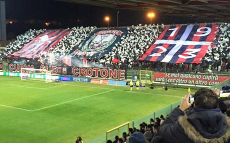 Crotone-Cagliari: i rossoblù stravincono, finisce 3 a 1. La Capolista se ne vA!