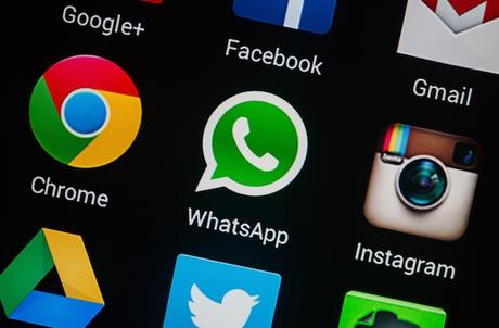 WhatsApp diventa gratuito: via l’abbonamento annuale!