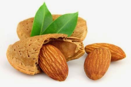 Benessere fisico: mandorle e olio di mandorle nell'alimentazione
