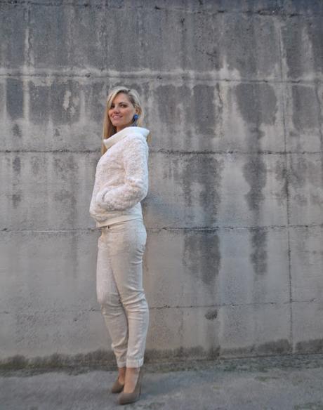 outfit bianco come abbinare il bianco in inverno abbinamenti bianco indossare il bianco in inverno outfit invernali bianchi total white outfits how to wear white how to combine white how to wear white in winter white winter outfits outfit casual bianco outfit gennaio 2016 outfit invernale winter outfit january outfit mariafelicia magno fashion blogger colorblock by felym fashion blog italiani fashion blogger italiane blog di moda blogger italiane di moda fashion blogger bergamo fashion blogger milano fashion bloggers italy italian fashion bloggers influencer italiane italian influencer