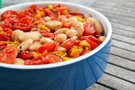 Fagioli Bianchi caldi con olio al pomodoro, Pomodorini e Peperoni confit