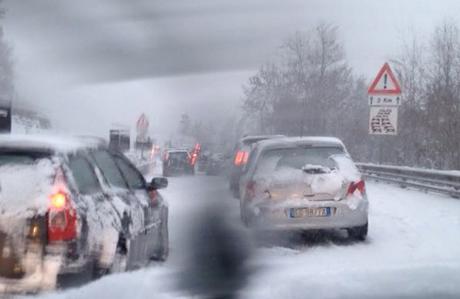 Neve e freddo in tutta la Calabria: viabilità in tilt!