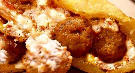 pizza fritta con polpette