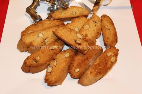 Cantucci con albumi d'uovo (ricetta di riciclo)