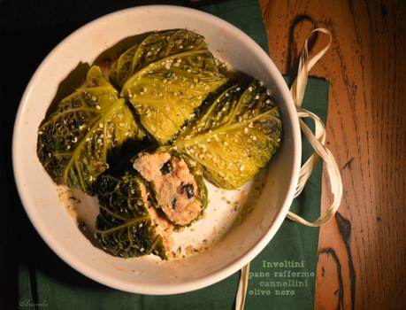 Involtini di verza, pane raffermo, cannellini e olive nere