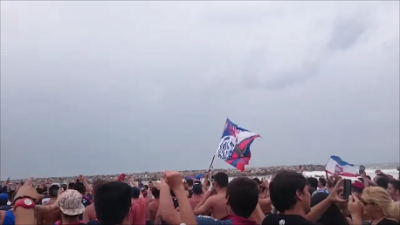 (VIDEO)I tifosi del San Lorenzo de Almagro improvvisano cori in spiaggia...