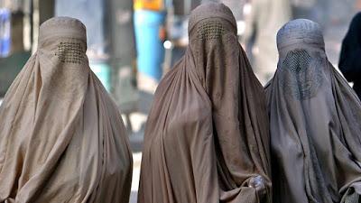 Il burqa funziona: lo usino anche le donne cristiane!