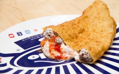 Pizza fritta di Sorbillo con Polpette di Tortora da Zia Esterina