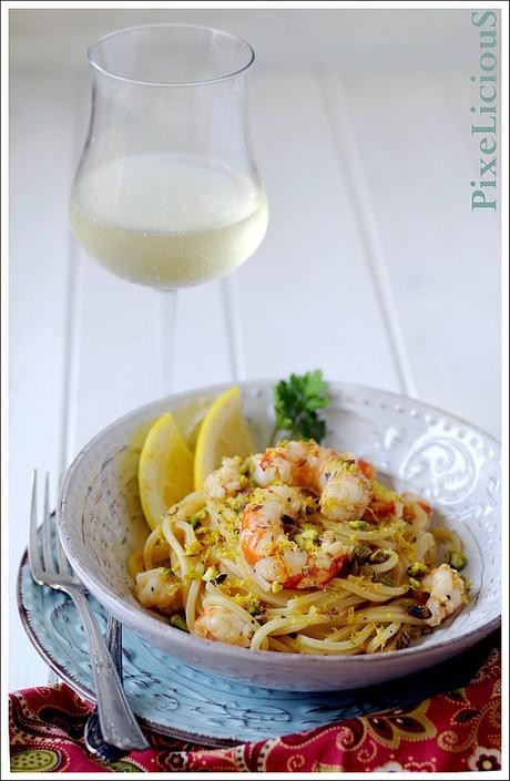 Spaghetti alla Chitarra con Gamberoni al Pompelmo Giallo, Cipolla di Tropea e Pistacchi