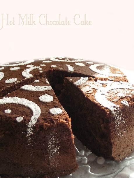 Torta al latte caldo e cioccolato (Hot Milk Chocolate Cake)-la versione definitiva della torta al cioccolato