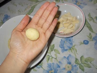 Bon bon di patate al forno con cuore di formaggio