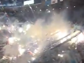 (VIDEO)Copa Libertadores 2007 tifosi Gremio accolgono squadre campo festa spettacolare!