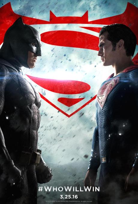 Batman v Superman: Dawn of Justice, il poster ufficiale ed una cover, Snyder chiede 'chi vincerà?'