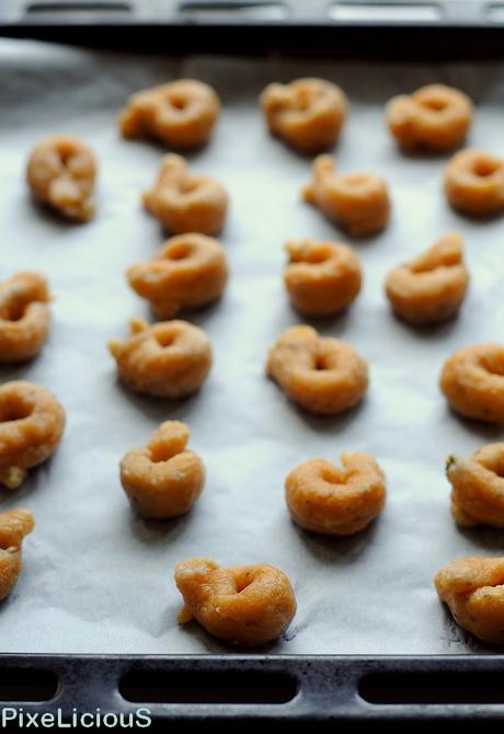 Taralli Pugliesi alla Pizzaiola (con Pomodoro, Parmigiano e Origano)