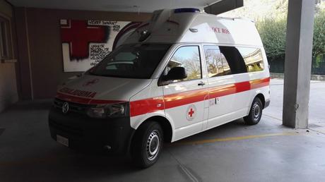 L'ambulanza che verrà inaugurata dalla Cri Luino, in memoria di Ivano Gatta