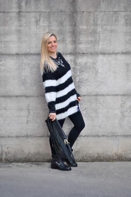 borsa con frange come abbinare una borsa con frange abbinamenti borsa con frange outfit borsa con frange fringed bag how to wear fringed bag how to combine ringed bag how to match fringed bag black fringed bag borsa nera con frange blonde girl blonde hair blondie outfit casual invernali outfit da giorno invernale outfit gennaio 2016 january  outfit january 2016 outfits casual winter outfit mariafelicia magno fashion blogger colorblock by felym fashion blog italiani fashion blogger italiane blog di moda blogger italiane di moda fashion blogger bergamo fashion blogger milano fashion bloggers italy italian fashion bloggers influencer italiane italian influencer 