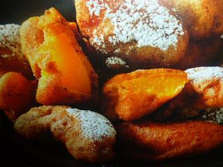 frittelle  di pesche sciroppate
