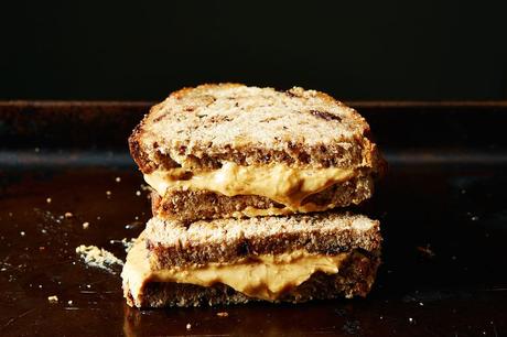 aa41c522-996b-4176-8bb6-6683a788583a--2015-0106_peanut-butter-honey-sandwich-rosemary-chocolate-bread-155