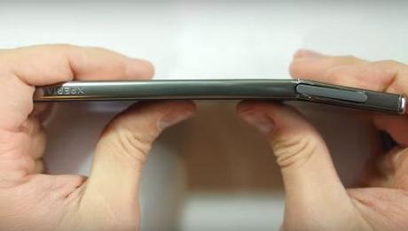 Sony Xperia Z5 Premium bend test