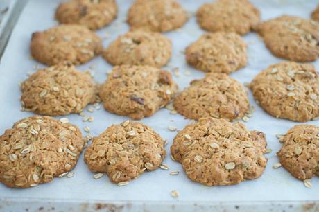 COOKIES CON FIOCCHI D’AVENA, MIELE E ….