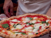 critico Daniel Young Napoli: indirizzi dove mangiare pizza”