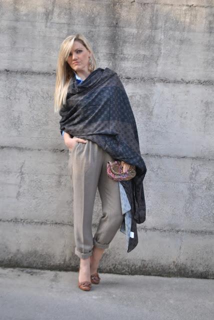 maxi sciarpa fattori abbigliamento fattori sciarpe come abbinare una maxi sciarpa abbinamenti maxi sciarpa come indossare una maxi sciarpa how to wear maxi scarf how to combine maxi scarf how to match maxi scarf street style fattori scarves sciarpa logo chanel sciarpa marrone come abbinare una sciarpa marrone abbinamenti sciarpa marrone blonde girl blonde hair blondie outfit casual invernali outfit da giorno invernale outfit gennaio 2016 january  outfit january 2016 outfits casual winter outfit mariafelicia magno fashion blogger colorblock by felym fashion blog italiani fashion blogger italiane blog di moda blogger italiane di moda fashion blogger bergamo fashion blogger milano fashion bloggers italy italian fashion bloggers influencer italiane italian influencer