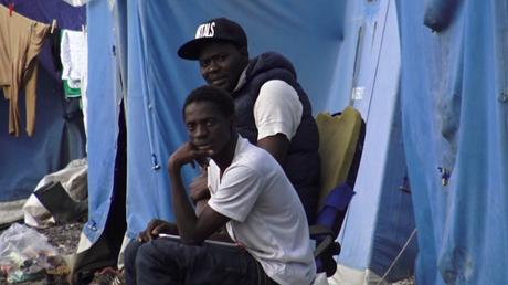 Viaggio tra i migranti sfruttati nei campi di Rosarno