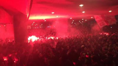 (VIDEO)Ajax Ultras VAK410 celebrating 15 years of existence with this epic Entrada display...