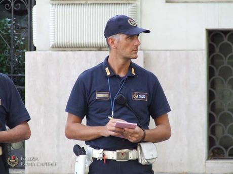 I Vigili smascherano i furfanti che taroccano la targa per entrare in ZTL, ma li chiamano 