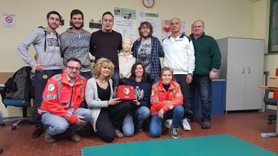 VIGEVANO (pv). La Croce Verde dona un defibrillatore al Gifra.