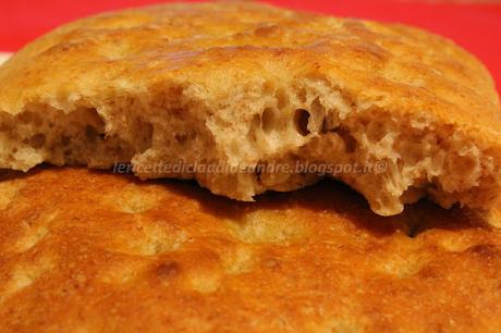 Focaccia con crusca e lievito madre